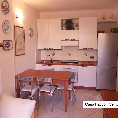 Appartamento In Centro Vicino Alla Spiaggia Nyaraló